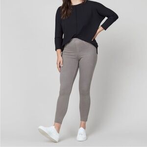 Spanx Jeans Grey Stretch‎ Pull On Jean-ish Slimming Leggings Skinny in Size L